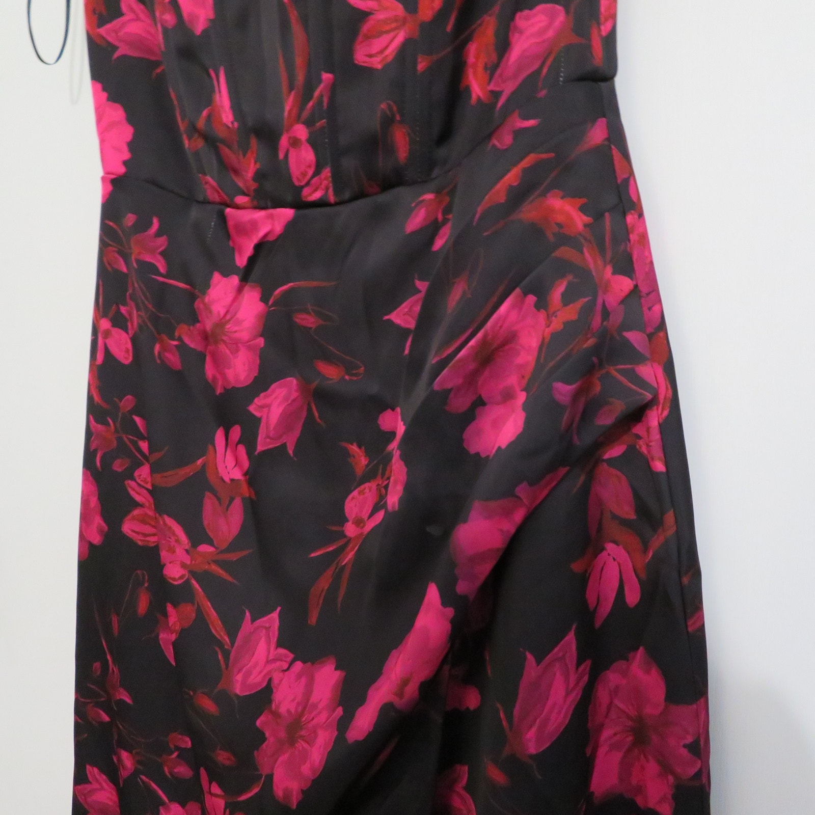Vici Pink Black Floral Dress Women Sz M Invite Only Floral Satin Maxi Tulip Hem — image 5 of 7